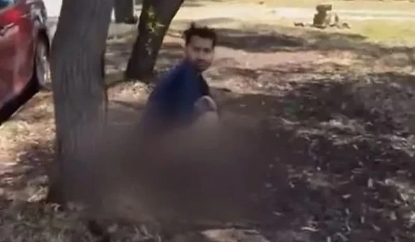 খোলা জায়গায় মল ত্যাগ করতে গিয়ে অস্ট্রেলিয়ায় ধরা পড়লো এক ভারতীয় যুবক